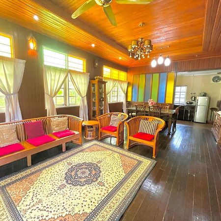 Tamteh Homestay Ayer Hitam Bagian luar foto