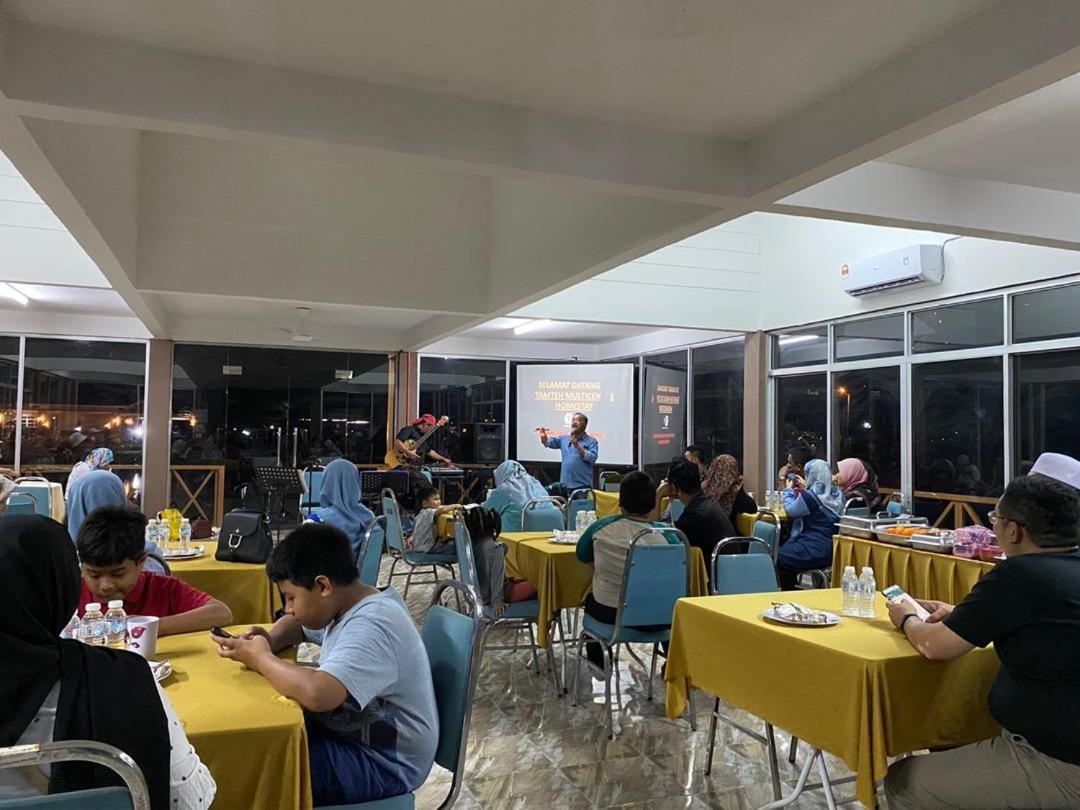Tamteh Homestay Ayer Hitam Bagian luar foto