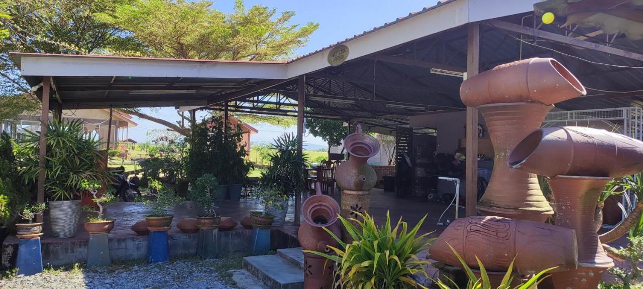 Tamteh Homestay Ayer Hitam Bagian luar foto
