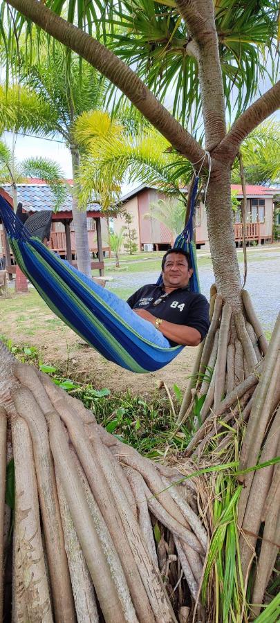 Tamteh Homestay Ayer Hitam Bagian luar foto
